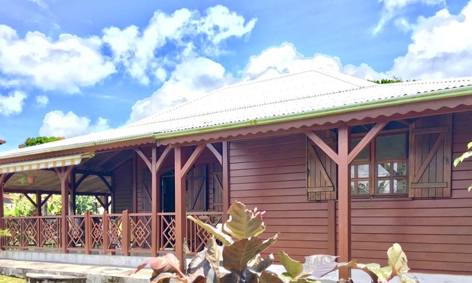 Trois-Rivieres Villa | Room for rent in an authentic wooden villa