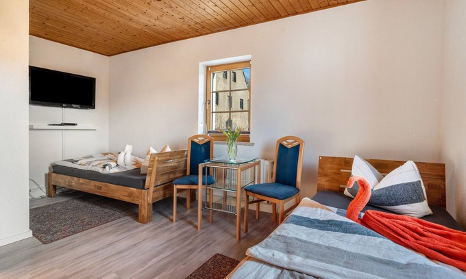 Triebischtal Apartment | Room 'Gästezimmer 1' with Shared Terrace, Shared Garden and Wi-Fi