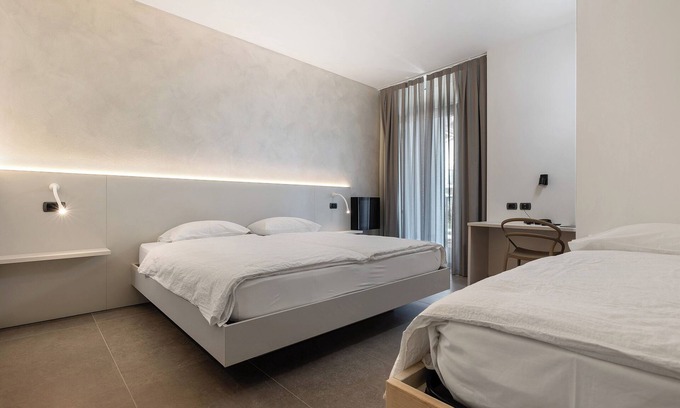 San Zeno di Montagna Apartment | Room 'Laguna Superior Panorama' with Shared Terrace, Wi-Fi and Air Conditioning