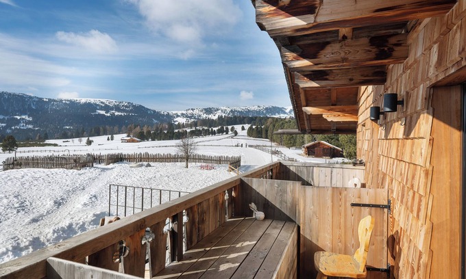 Villandro Apartment | Room 'Lila' with Shared Terrace, Shared Garden and Wi-Fi