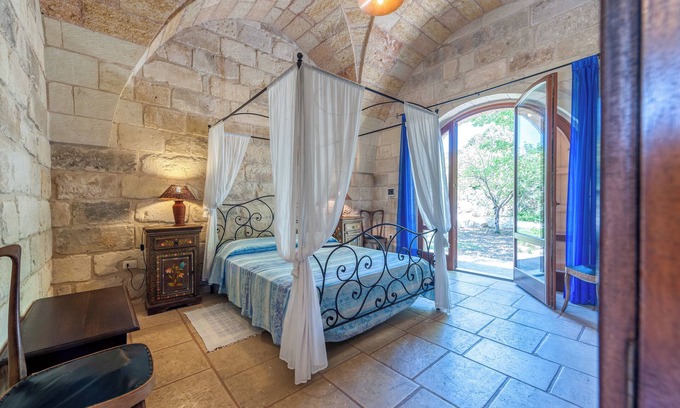 Vernole Apartment | Room 'Masseria Copertini - Gattini' with Wi-Fi and Air Conditioning