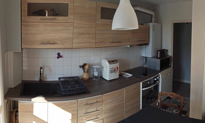 Bascule - Oratoire Apartment | Room with marital bed, all conveniences near the building in the center of town