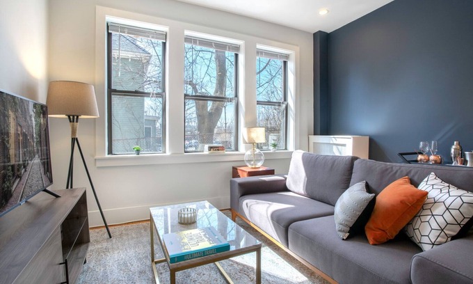 Brighton Apartment | Roomy Brighton 2BR near St. Elizabeth's Hospital, by Blueground