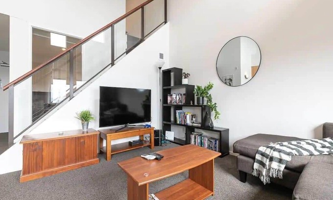 Eden Terrace Apartment | Roomy Loft with Free Parking by Zodiak Stays