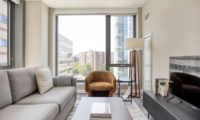 West End Apartment | Roomy North Station 1BR w/W/D & Gym, near TD Garden, by Blueground