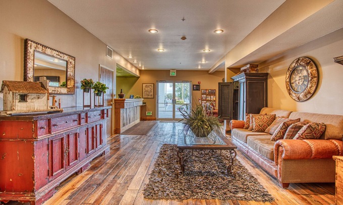 Hines Hotel | Rory & Ryan Inn