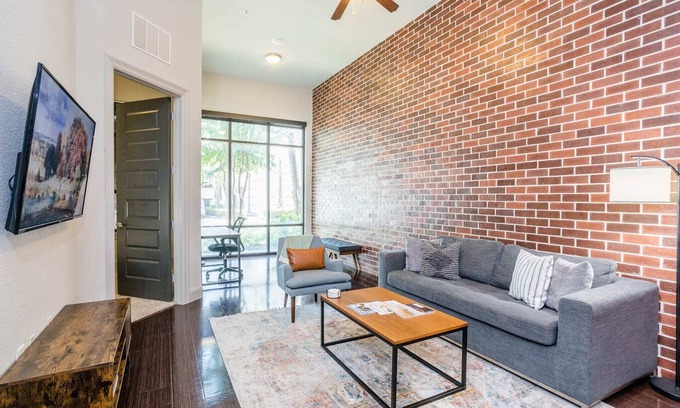 The Galleria Apartment | Rose at the Millennium - Stylish 1 BR in Houston