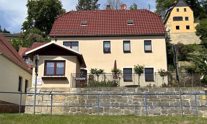 Stadt Wehlen Apartment | Rosengarten Gerlinde - Ferienwohnung Rosengarten, 1 Schlafraum