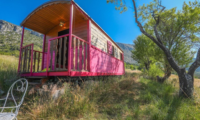 Bargeme Apartment | Roulotte Ferme St Pierre with Private Garden