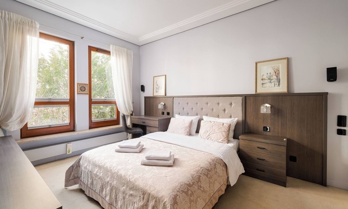 Wilanow Apartment | Royal Wilanów Spacious Apartment