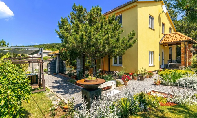 Vratarusa House | Rukavina by Interhome