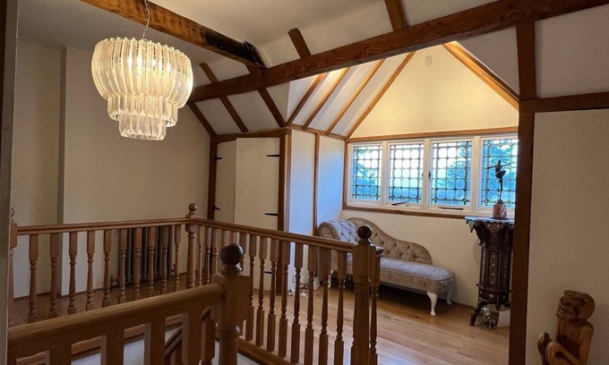 Winchester House | Rural 3 bedroom property in private grounds