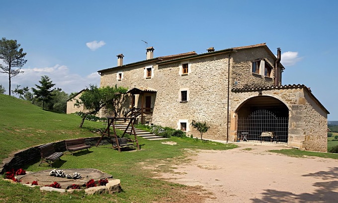 Camos House | Rural House 'La Torre De Dalt' with Mountain View, Private Pool and Private Terrace
