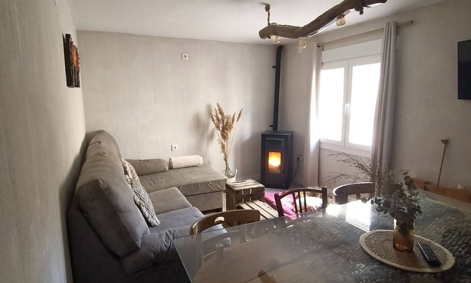 Fresneda de la Sierra Cottage | Rural Lodging El Cerro. Discover the Serranía de Cuenca with your pet.