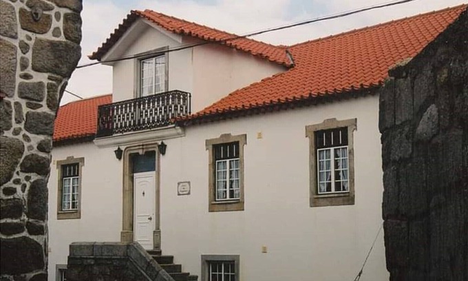 Vila Ruiva House | Rural tourism apartment with tennis court