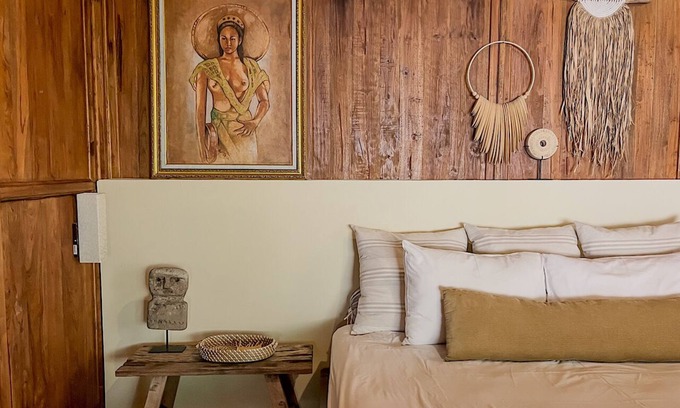 Penestanan Villa | Rustic 2 bedroom jungle retreat with AC in the heart of Ubud