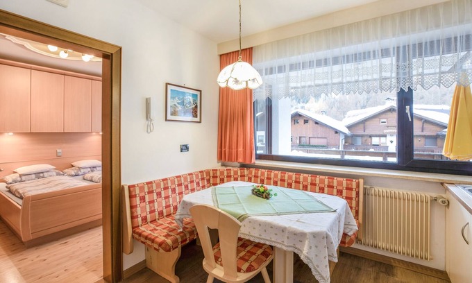 Colfosco Apartment | Rustic Apartment near Ski Areas with Wi-Fi, Garden and Terrace