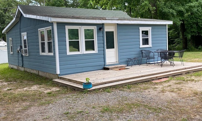 Lancaster House | Rustic Bungalow on the Northern Neck of Virginia