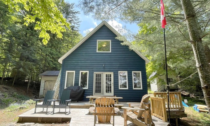 Lake of Bays Cottage | Rustic-Chic Cottage on Quiet Camp Lake