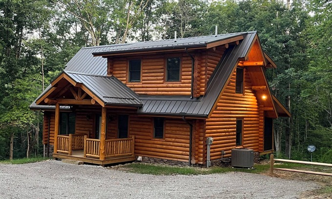 Logan Cabin | "Rustic Elegance" Your best Hocking Hills Experience !