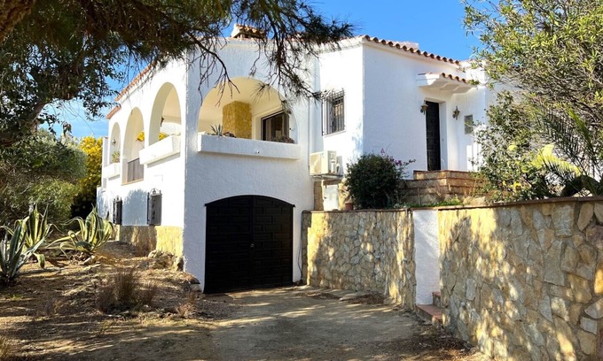 El Mas Fumats House | Rustic holiday home - sea view, 3 bedrooms, air conditioning, W-lan