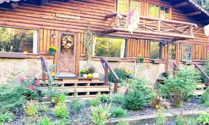 Lisbon House | Rustic Log Cabin #3 - "The Lodge"