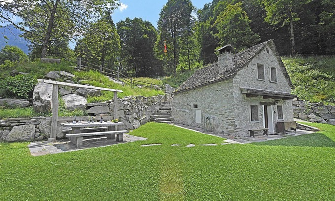 Frasco Ski Chalet | Rustico alla bolla, Frasco, Switzerland