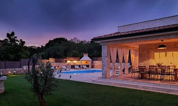 Gostinjac Villa | Rustikale Villa auf der Insel Krk: 3 km vom Strand Entfernt, Ideal für 10 Gäste