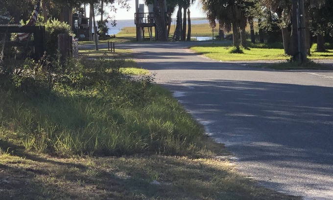 Horseshoe Beach RV Rental | RV LOT 1 with FULL HOOKUP *Salt Lot*