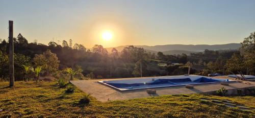 Jesuania House | Sítio Âmbar - Piscina, Wi-fi e lago de pesca !