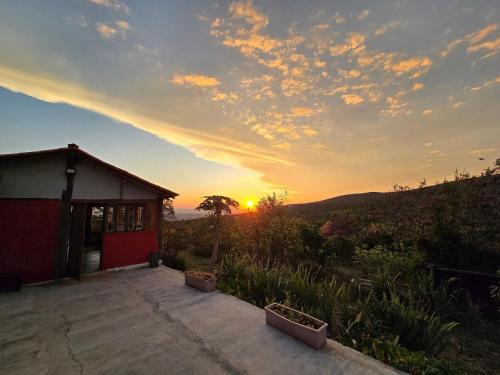 Carrancas House | Sítio com lindo pôr do sol, tranquilidade na serra de Carrancas com riacho
