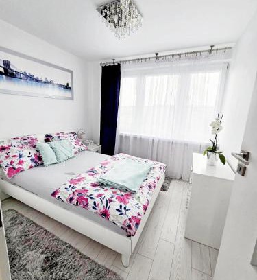 Krakow Apartment | Słoneczne mieszkanie wśród zieleni