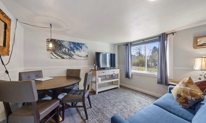 Netarts Apartment | S4 - Kickin Out @ Surf Inn