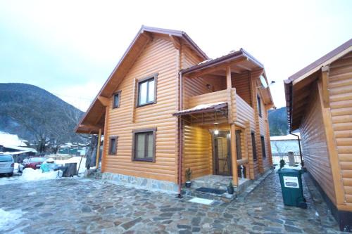 Tatariv House | Sadyba Yalivets