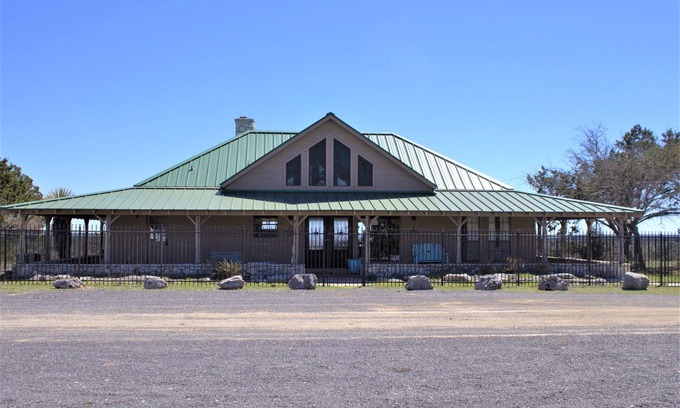 Telegraph Cabin | Safari Stay