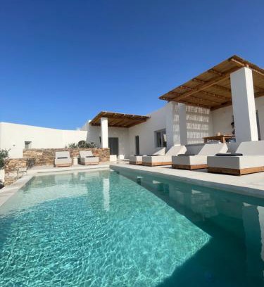 Antiparos Villa | Saliagos villas complex with private pools