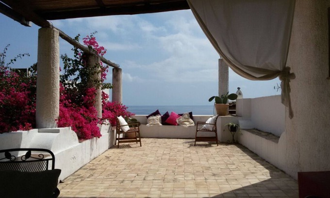 Santa Marina Salina Villa | Salina: typical Aeolian house ideal for every period of the year
