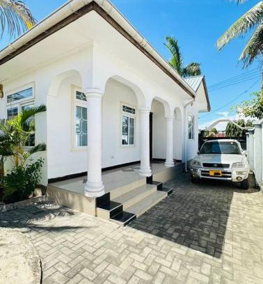 Sinza Apartment | Sallys cozy home