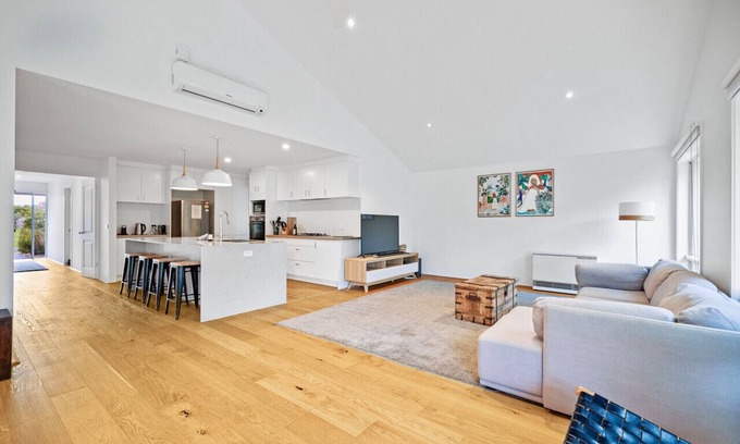 Torquay House | Salt Air Hideaway with Lush Backyard