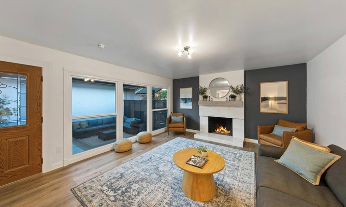 Lake Murray House | San Diego Lux: 5Bedroom/Remodeled/Solar Heated Pool/Spa/GameRoom/Grill/Workspace