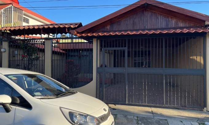 Anselmo Llorente House | San José, Tibás, Casa Misty