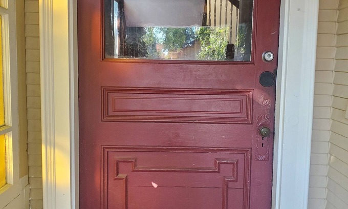 Horace Mann Apartment | San Jose's Simple Studio