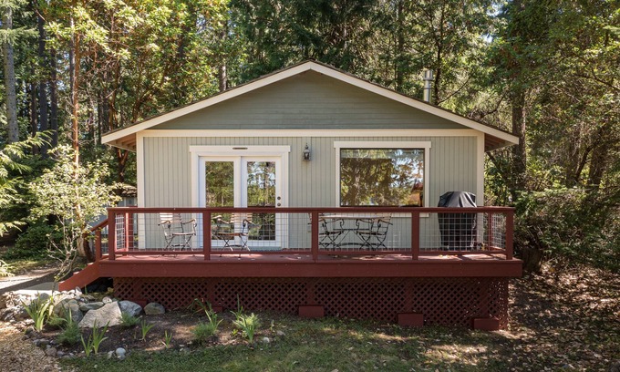 Roche Harbor Cottage | San Juan Island, Captains Cottage #101