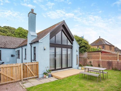 Ardersier House | Sandakan