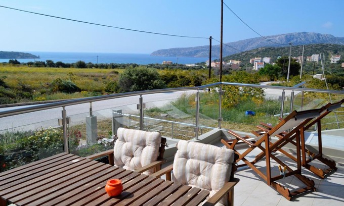 Charakas Apartment | Sandra's Sea View at Sounio