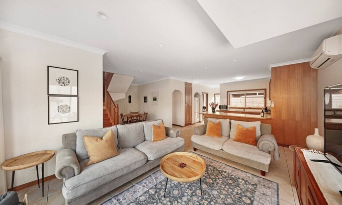 Torquay House | Sandy Bliss - Walk to the beach