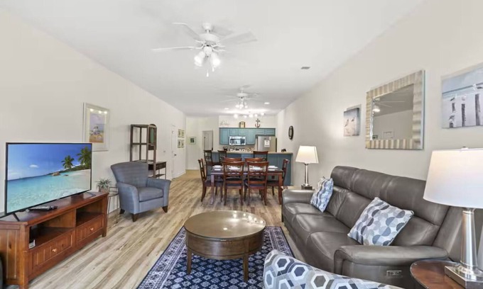 Sea Trail Condo | Sandy Knees Retreat - Steps to Golf, Minutes to Sunset Beach