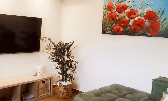 Neo Kalamaki House | Sandy Ridge House