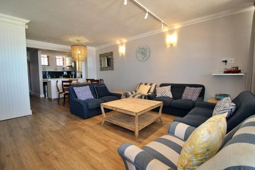 Mossel Bay Apartment | Santos Beach Pavilion - Flat B