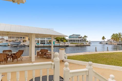 Cross Key Waterways House | Saratoga Sunshine